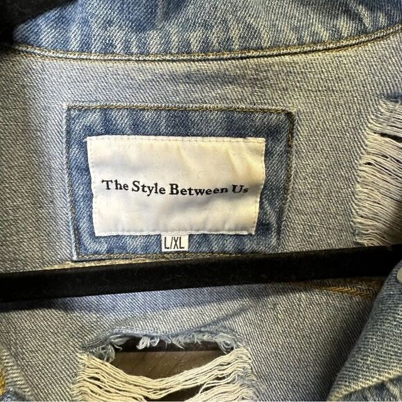 The style between us distressed denim jacket size L/XL - Picture 3 of 3